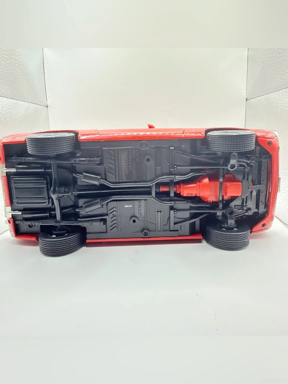 10A ERTL American Muscle - 1970 DODGE CHALLENGER R/T HEMI Red 1/18 Loose No Box